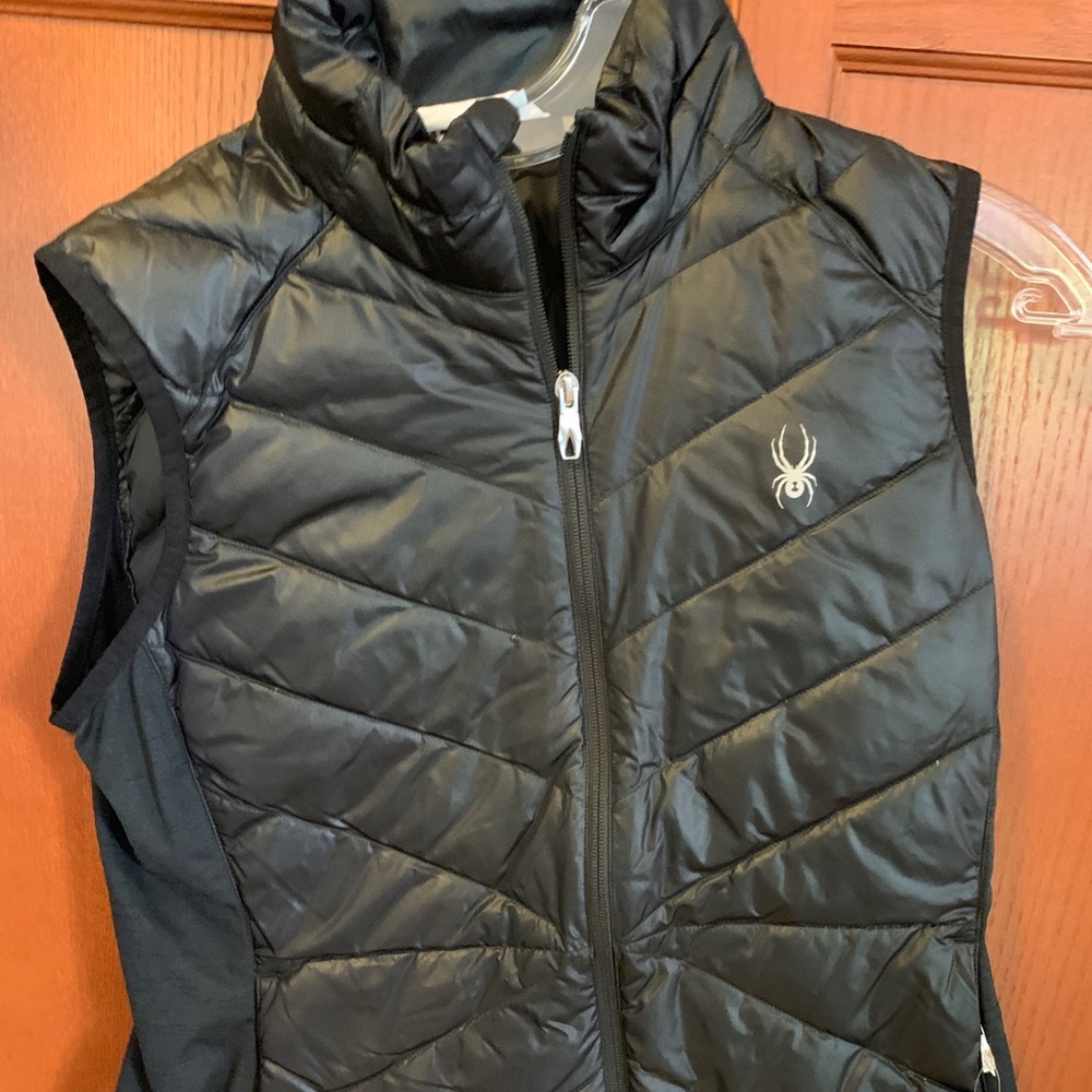 Spider downfilled vest brand new